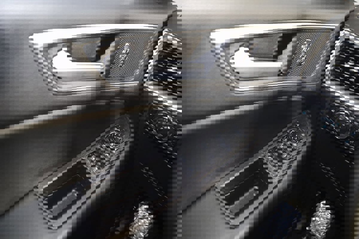 Used 2024 Ford Edge SEL w/ Convenience Package image 29