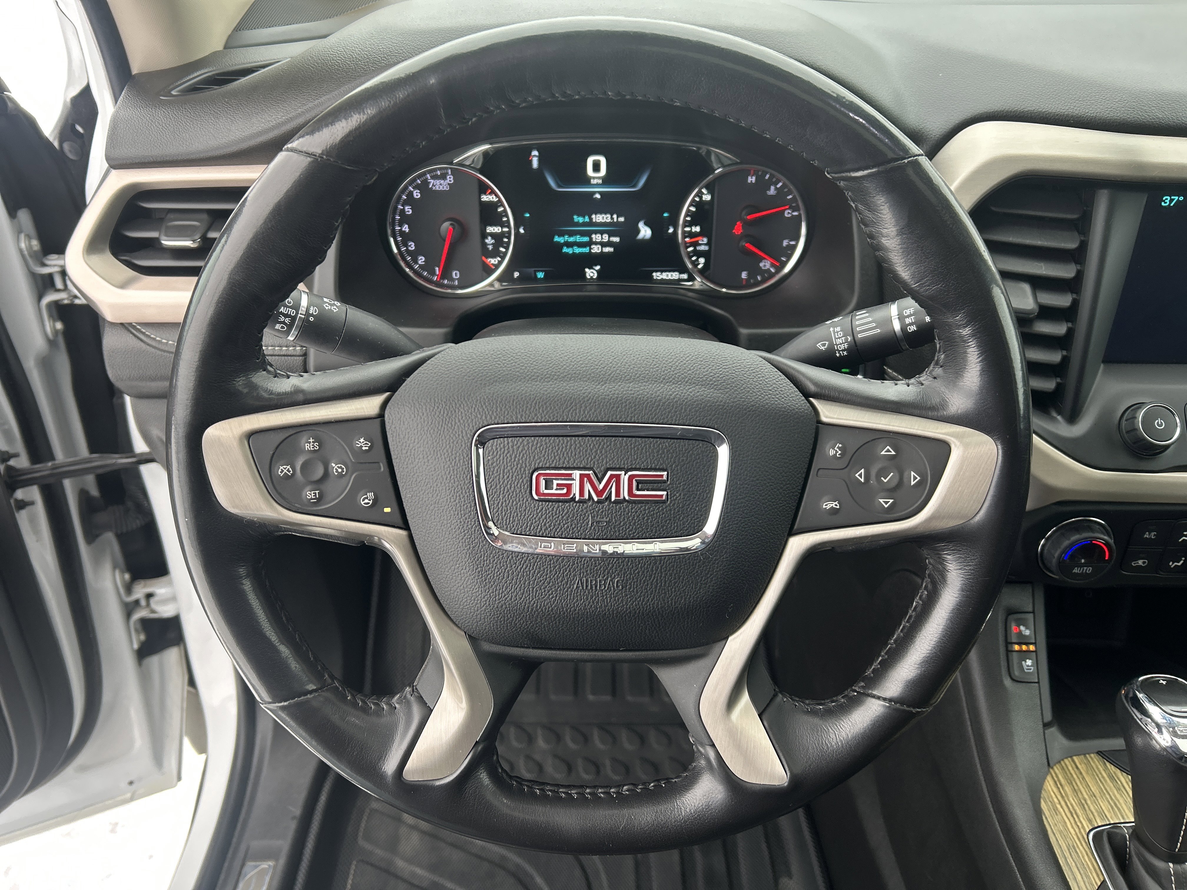 Used 2019 GMC Acadia Denali image 16