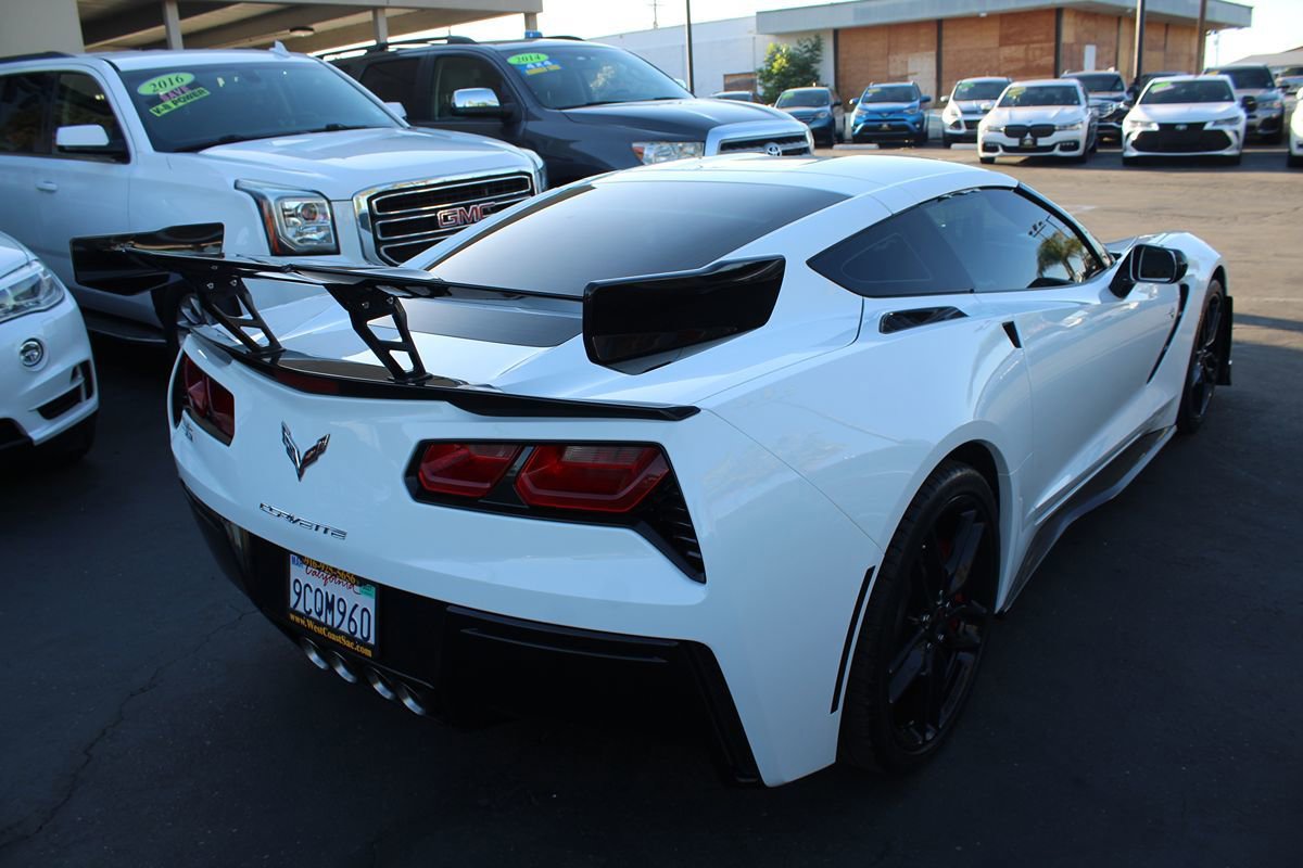 Used 2018 Chevrolet Corvette Stingray Coupe w/ 1LT RWD image 7