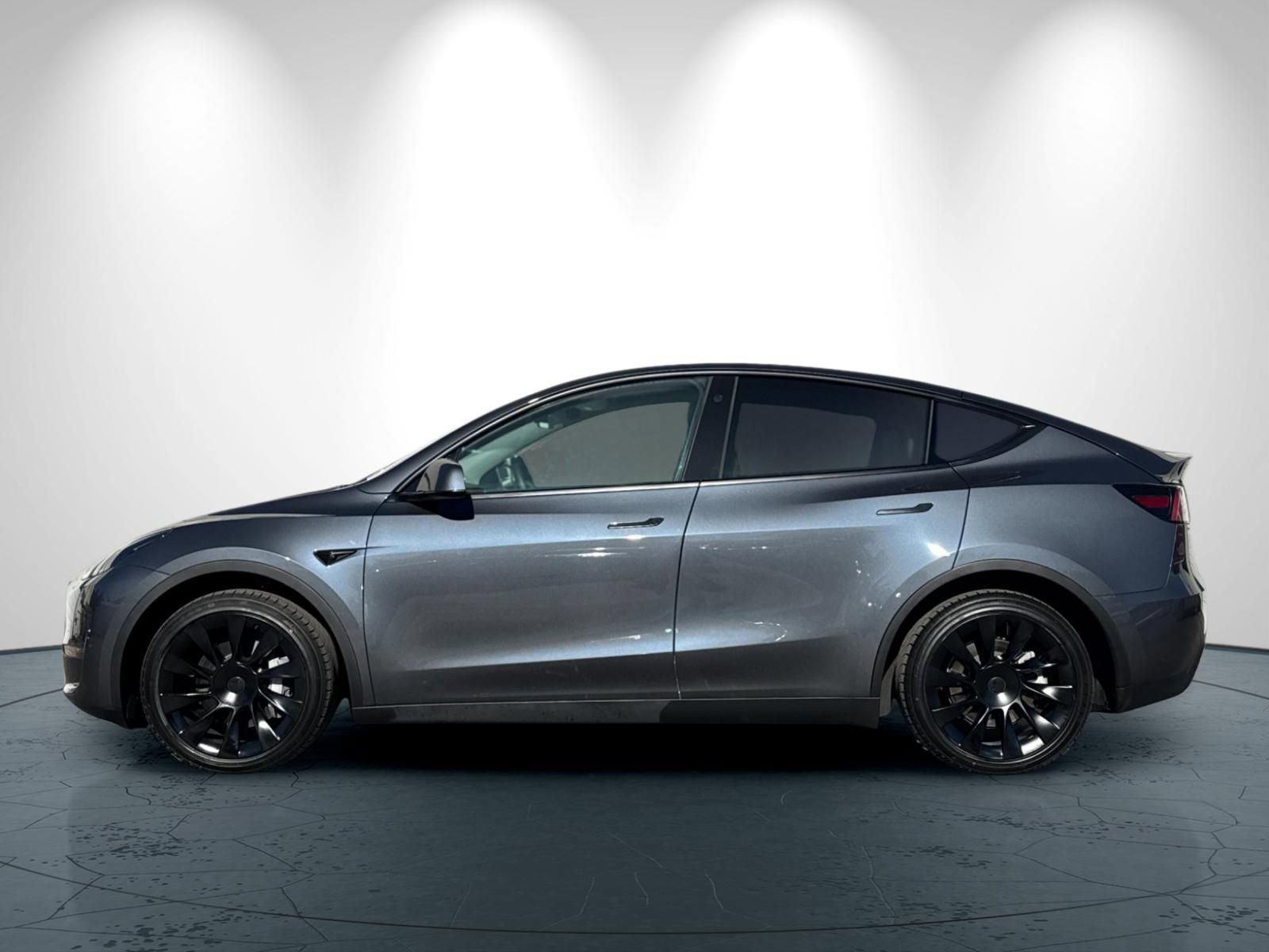 Used 2023 Tesla Model Y Long Range image 7