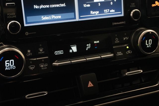 Used 2022 Toyota Highlander L FWD image 5