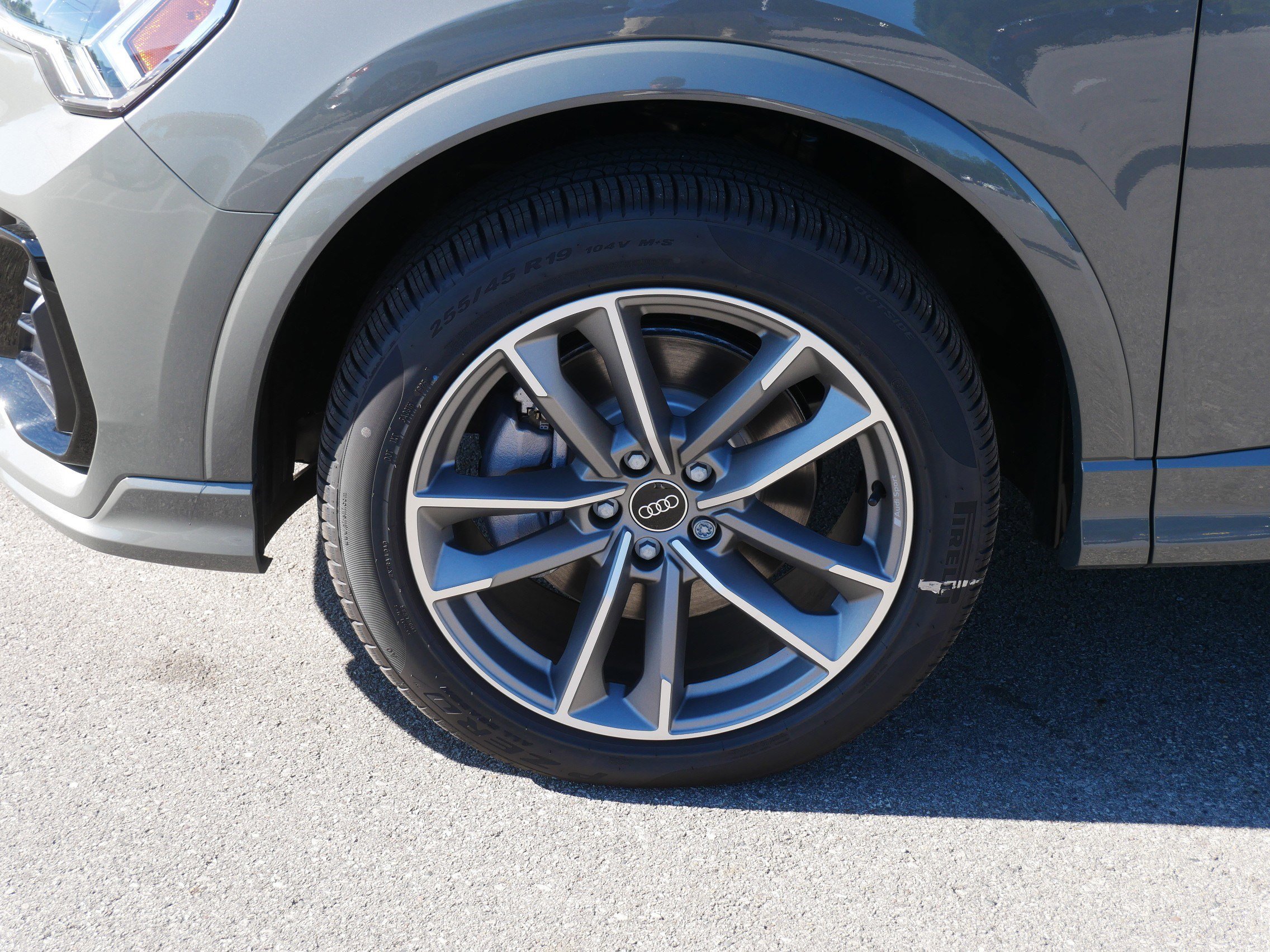New 2025 Audi Q3 2.0T Premium image 4