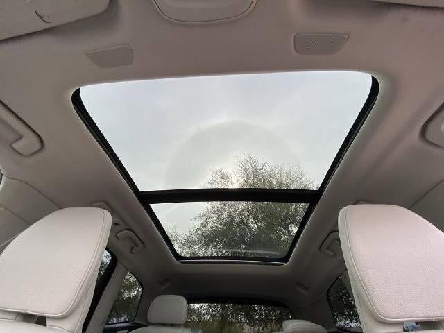 Used 2023 Volvo XC60 B5 Plus image 15