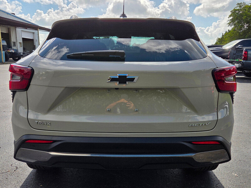 Used 2026 Chevrolet Trax ACTIV FWD image 4