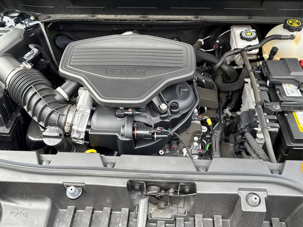 Used 2023 GMC Acadia AT4 image 13