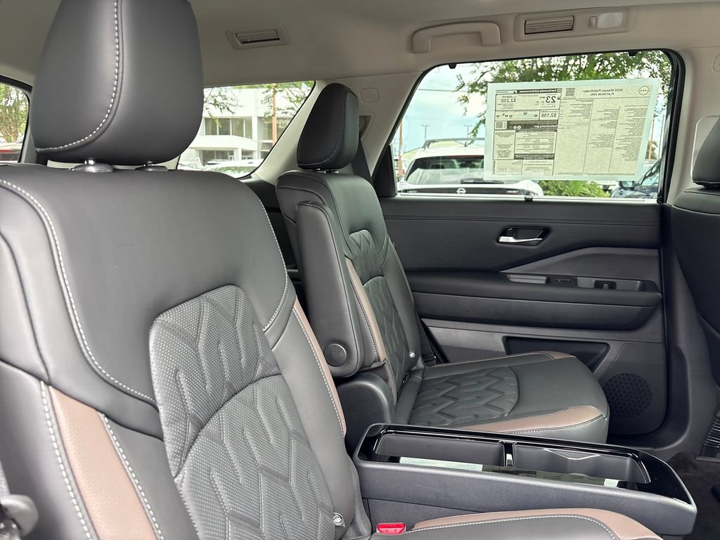 New 2026 Nissan Pathfinder Platinum FWD image 26