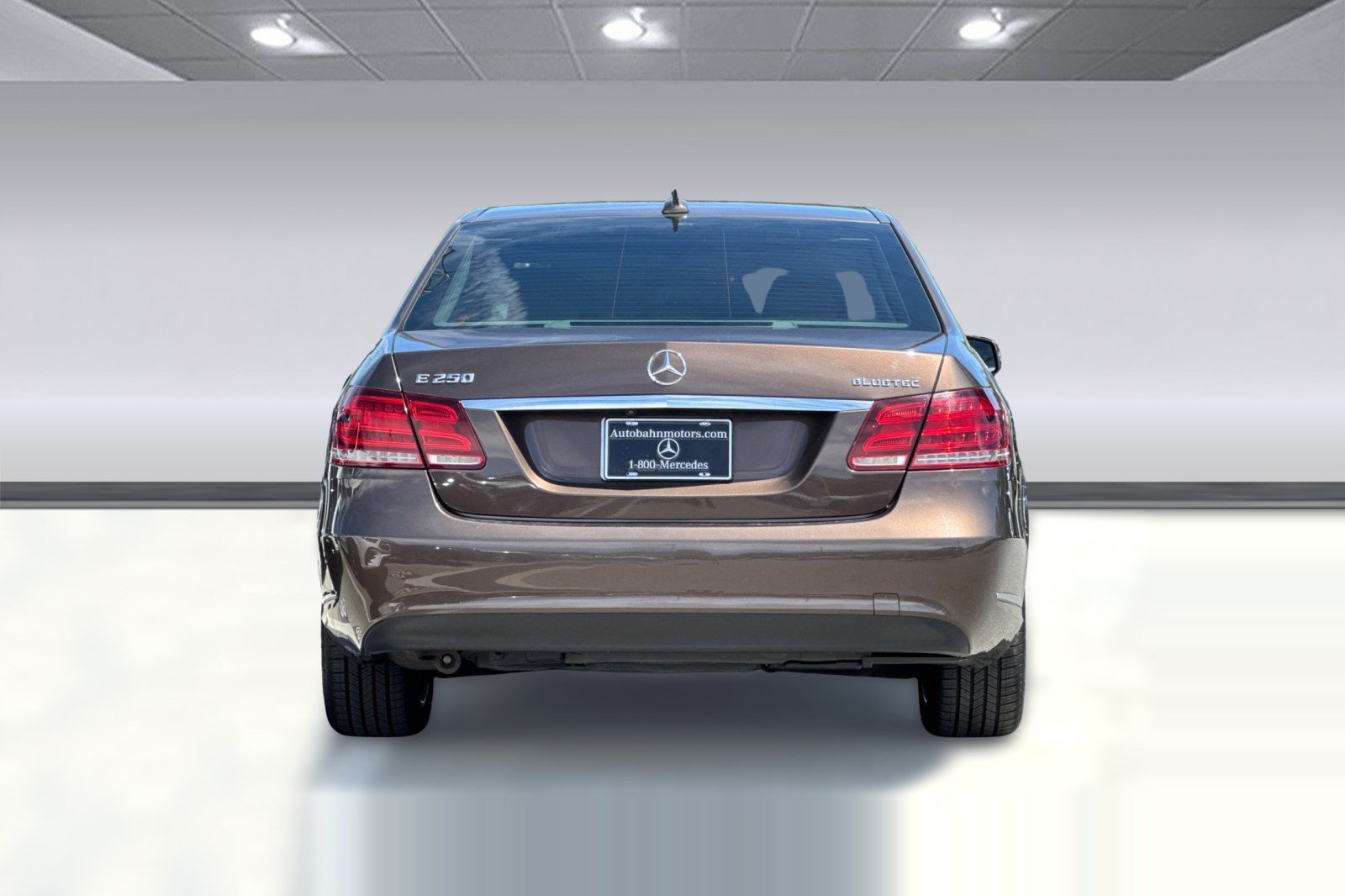 Used 2015 Mercedes-Benz E 250 BlueTEC 4MATIC Sedan image 10