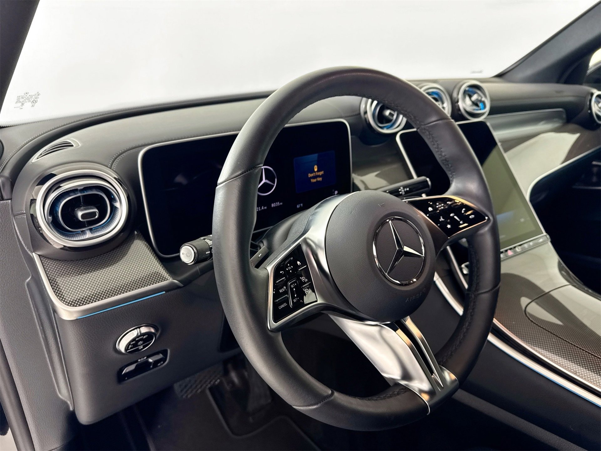 Certified 2025 Mercedes-Benz GLC 300 image 10