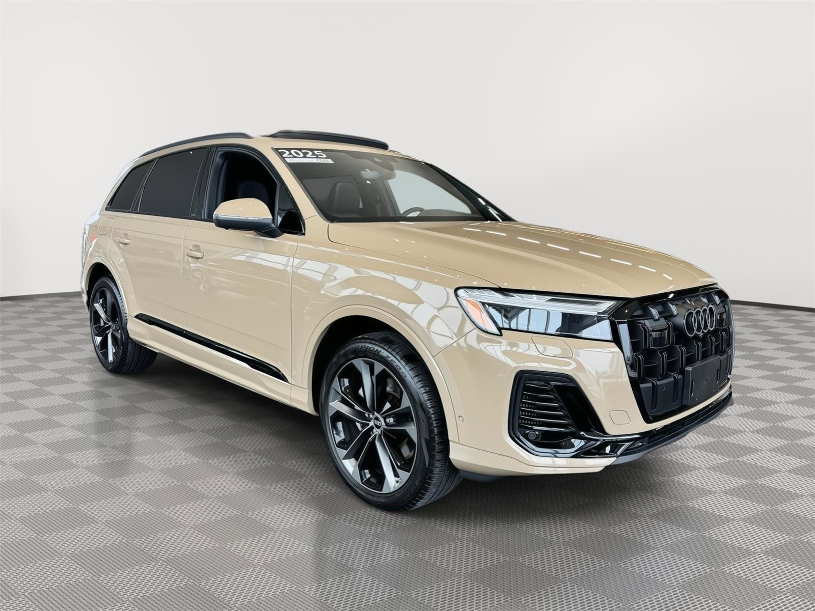 Certified 2025 Audi Q7 3.0T Premium Plus AWD/4WD image 3
