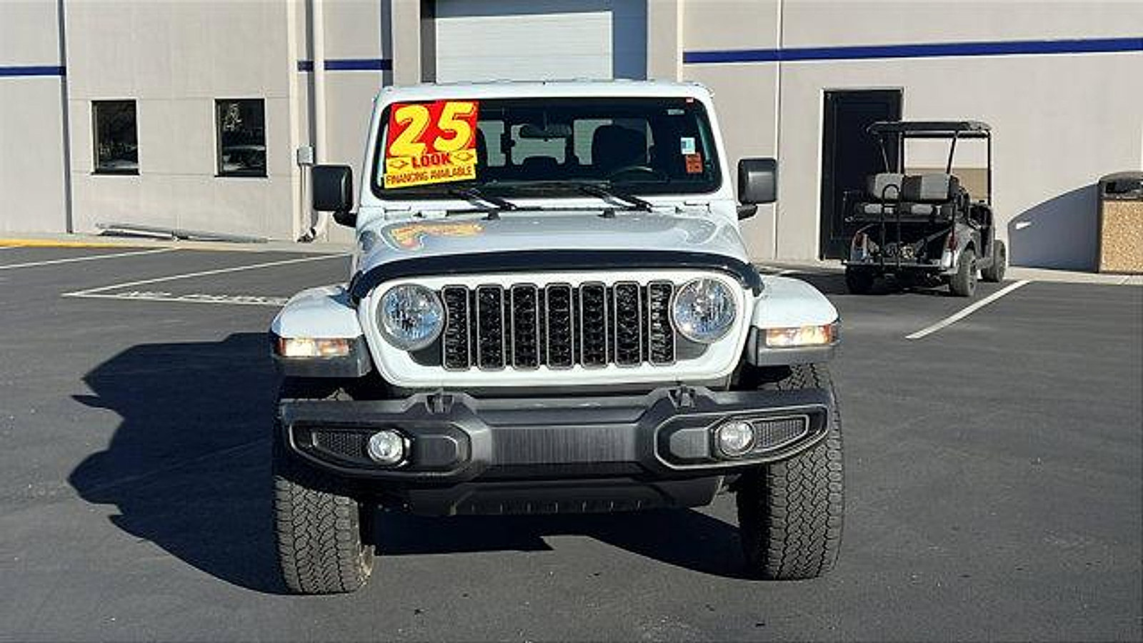 Used 2025 Jeep Gladiator Sport image 2