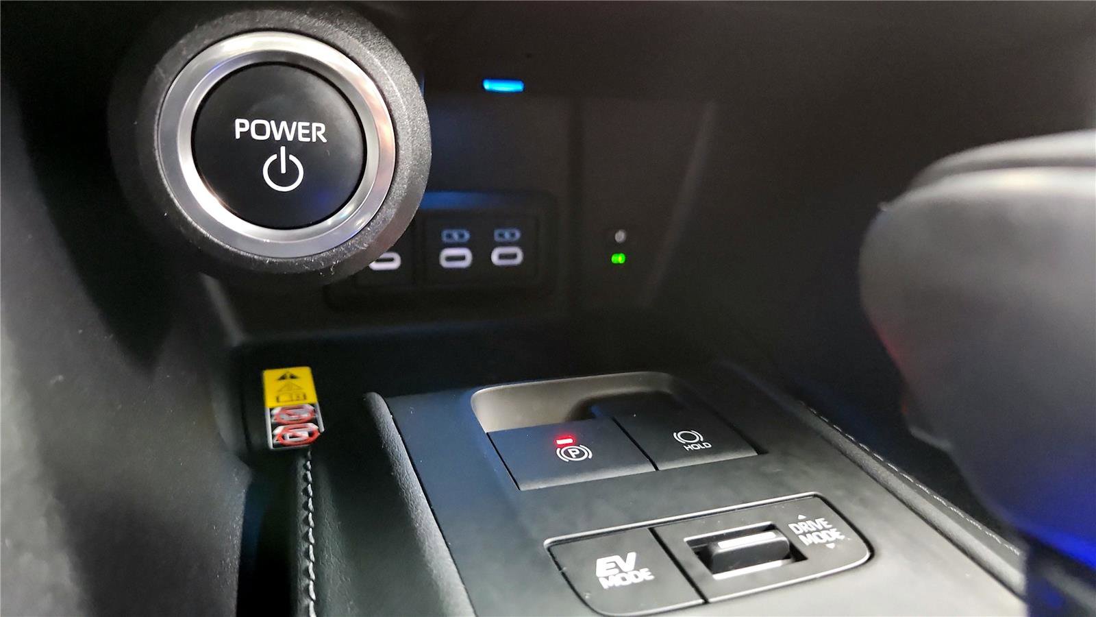 Certified 2024 Toyota Venza LE image 32