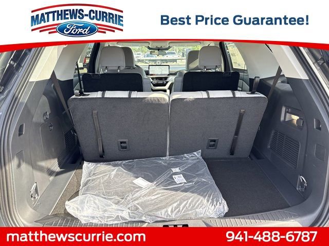 New 2026 Ford Explorer Active RWD image 14