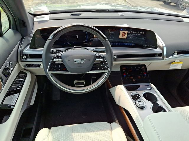 New 2026 Cadillac Vistiq Luxury w/ LPO, Floor Liner Package AWD/4WD image 7