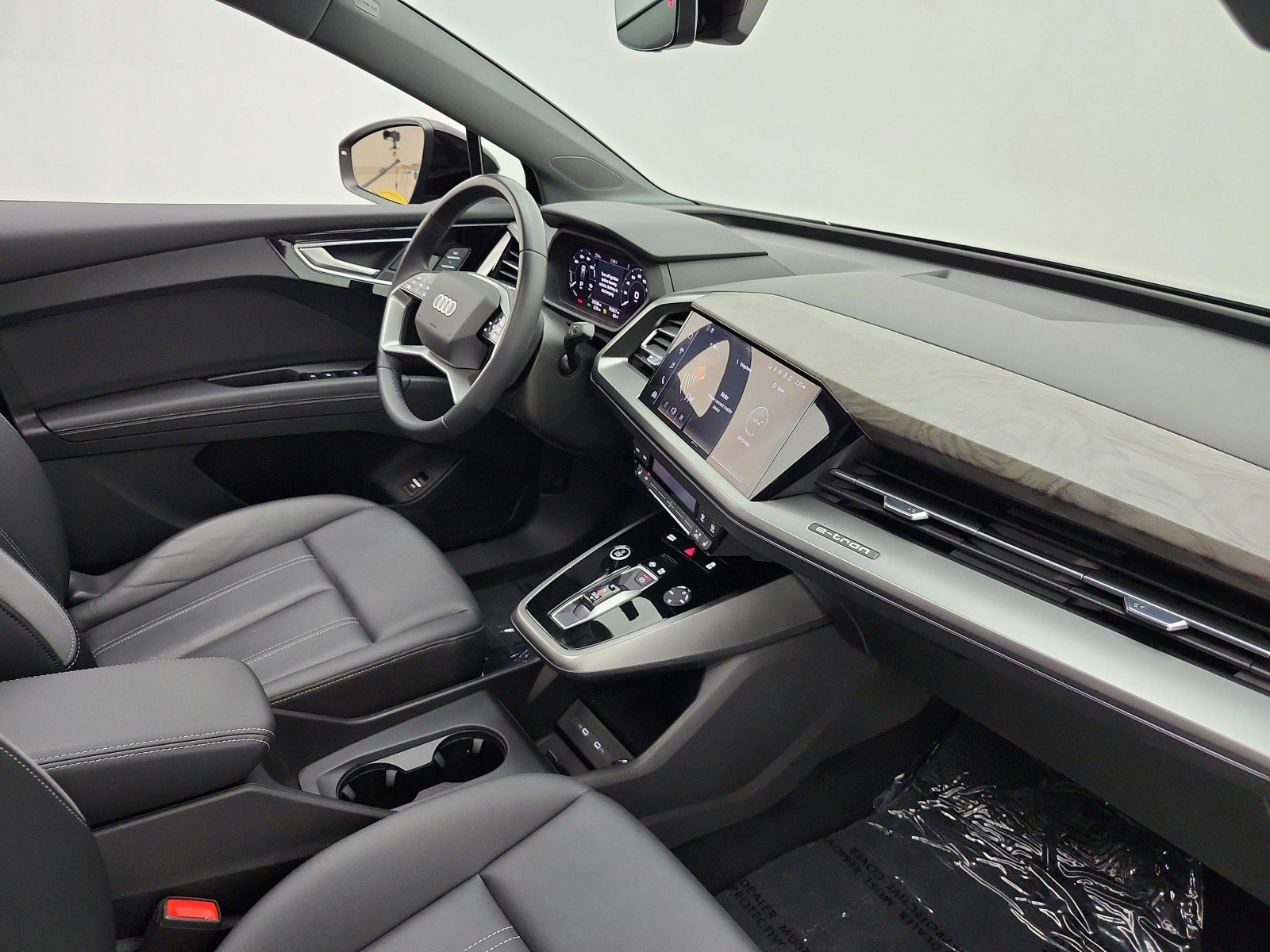 Used 2023 Audi Q4 e-tron Premium w/ Convenience Package AWD/4WD image 30