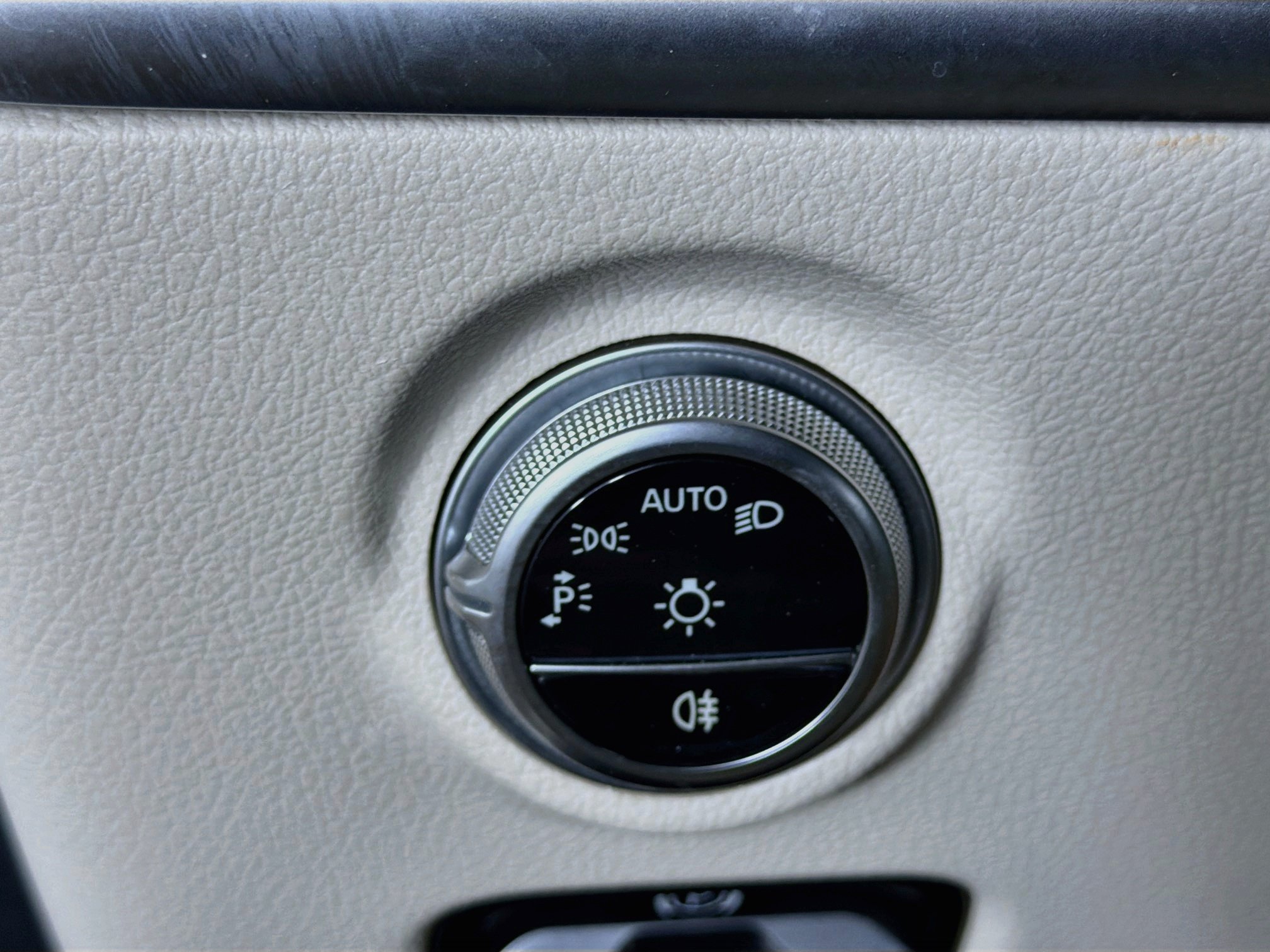 Used 2025 Mercedes-Benz C 300 Sedan image 17