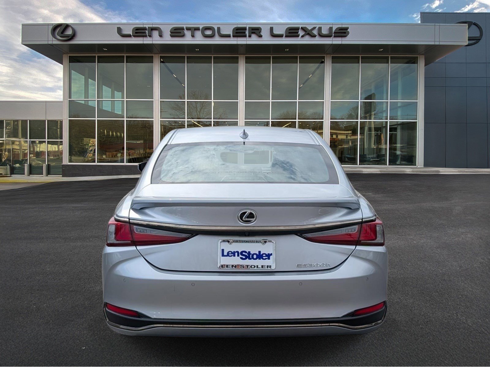 Used 2024 Lexus ES 300h F Sport image 4