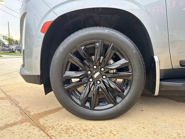 Used 2023 Cadillac Escalade ESV Sport Platinum image 6