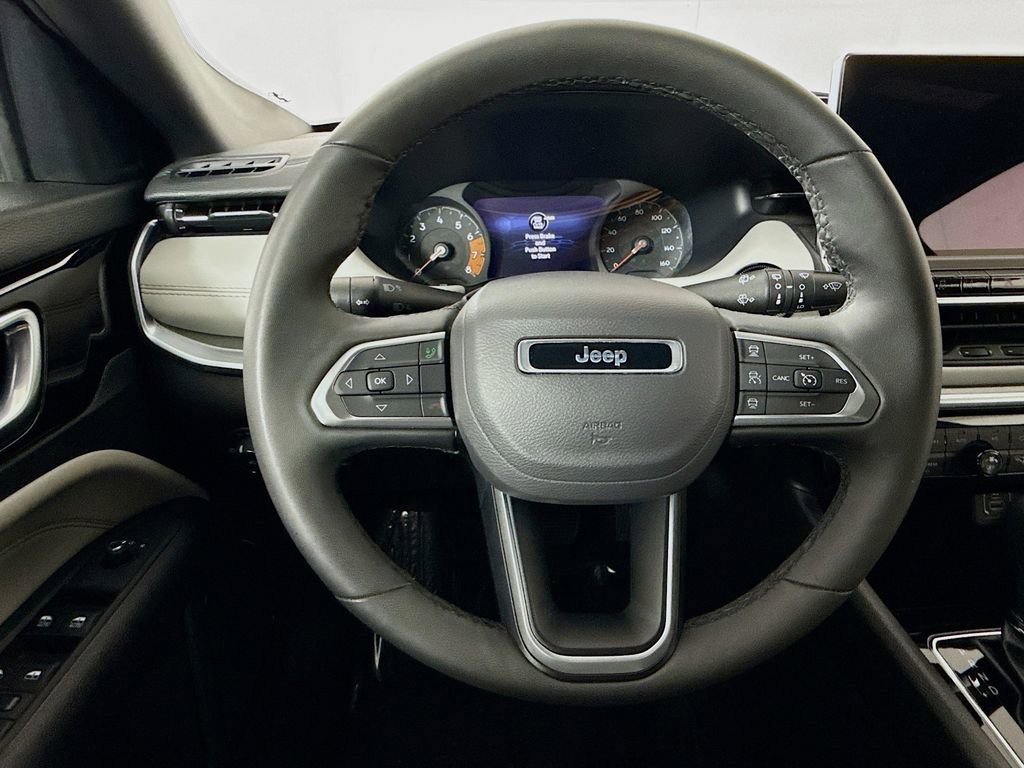 Used 2025 Jeep Compass Limited AWD/4WD image 14