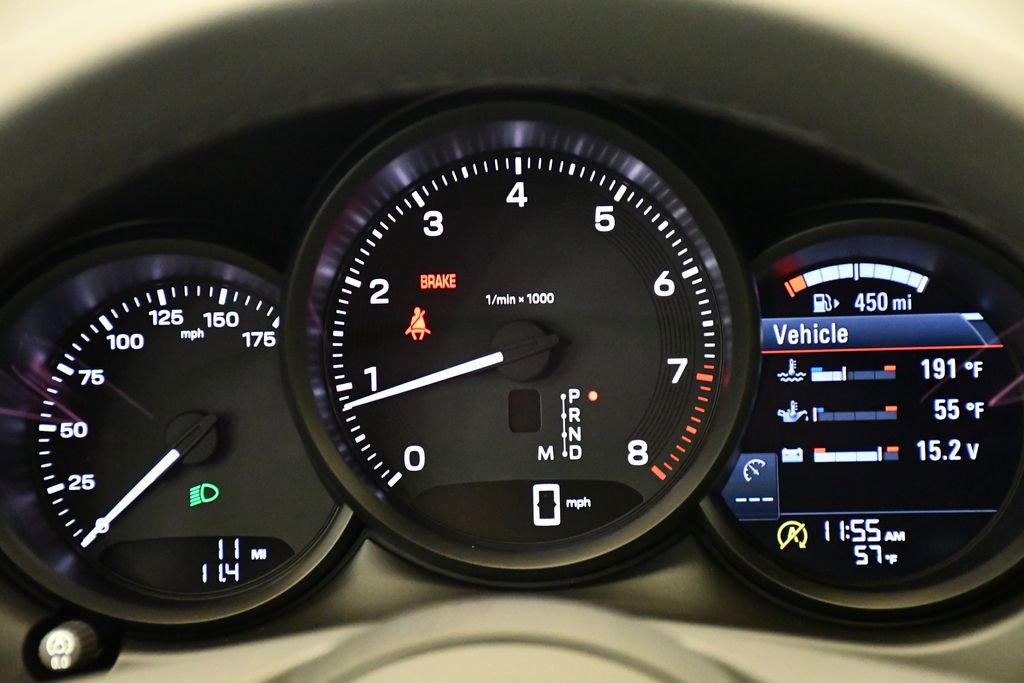 Certified 2025 Porsche Macan image 30