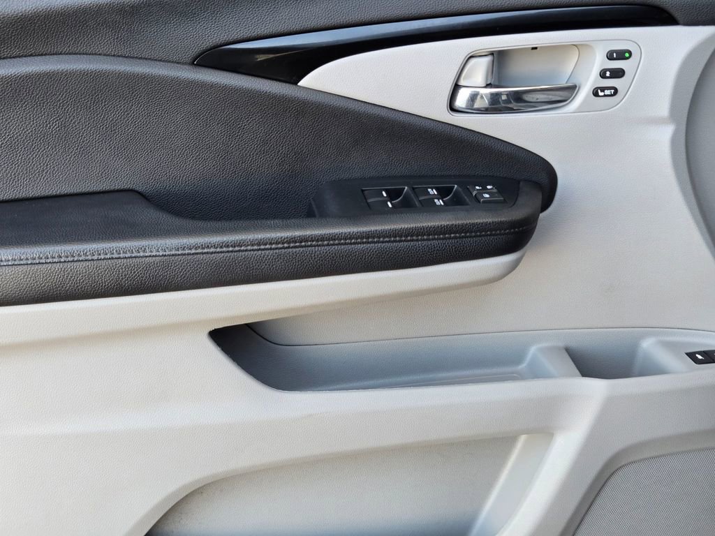Used 2022 Honda Pilot Elite image 11