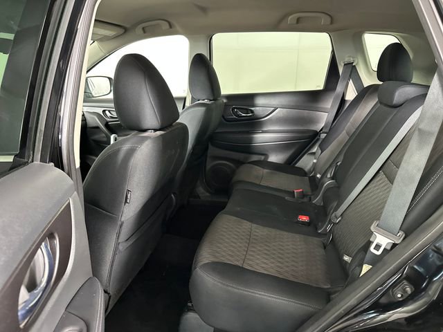 Used 2018 Nissan Rogue SV image 25