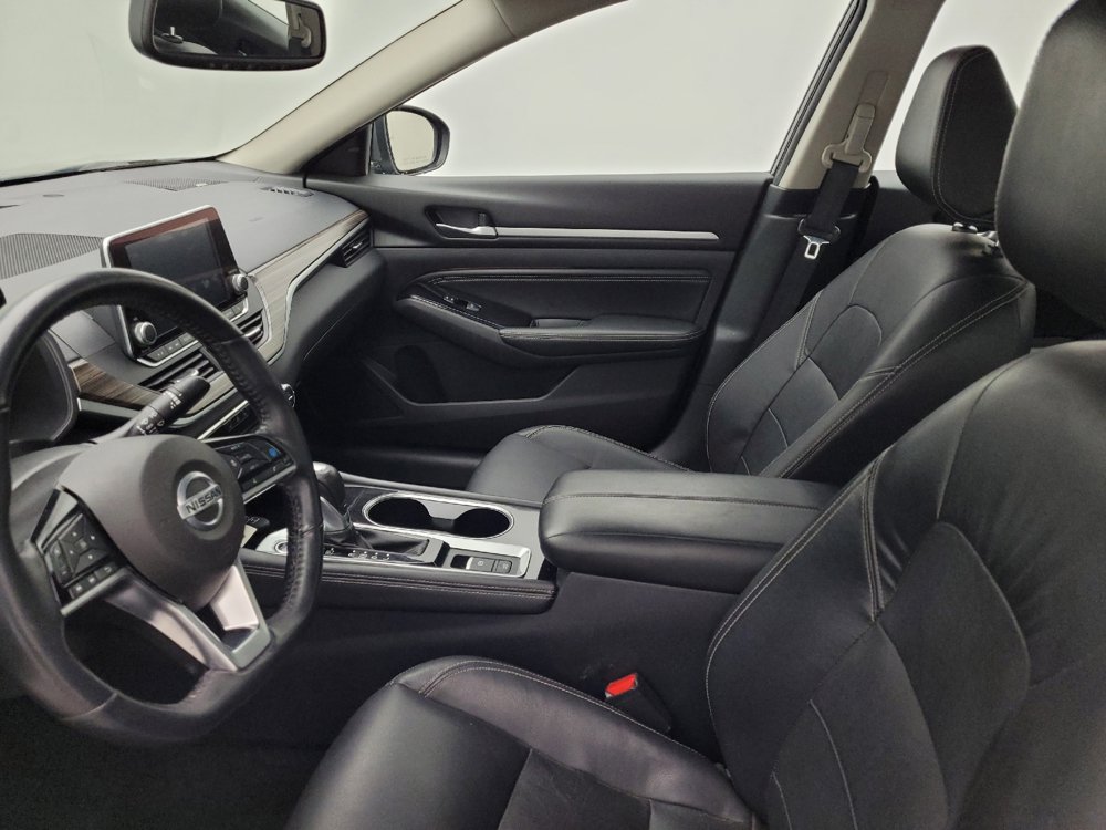 Used 2020 Nissan Altima 2.0 Platinum FWD image 17