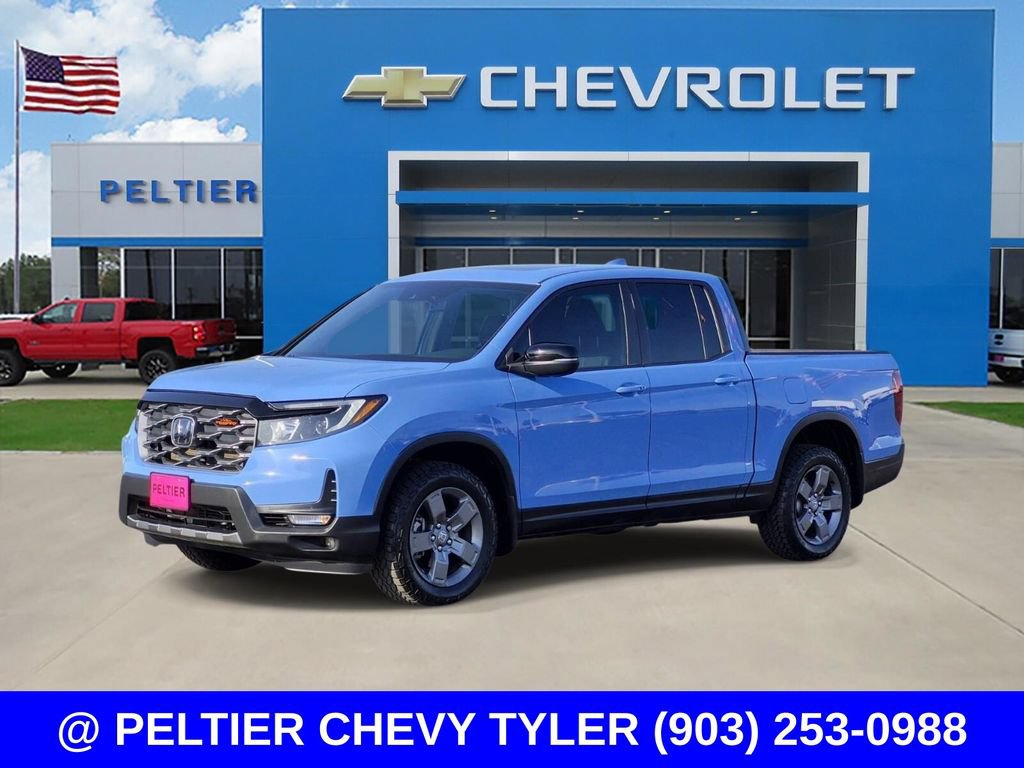 Used 2025 Honda Ridgeline TrailSport image 3