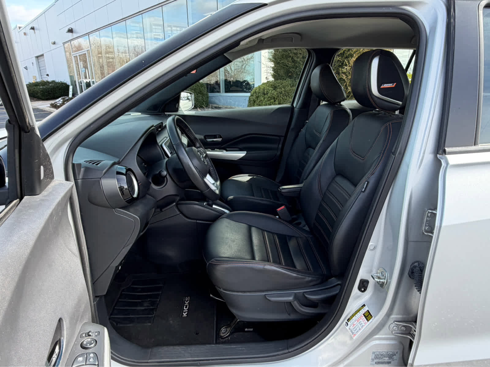 Used 2020 Nissan Kicks SR w/ SR Premium Package image 13