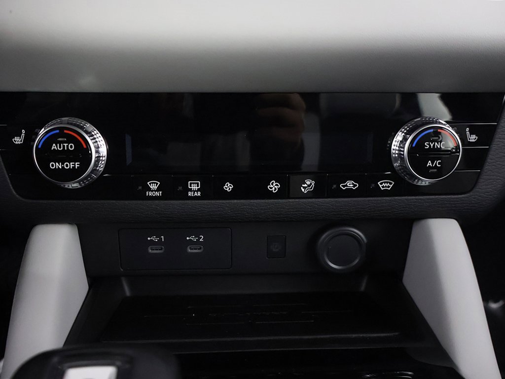 New 2025 Mitsubishi Outlander SE image 49