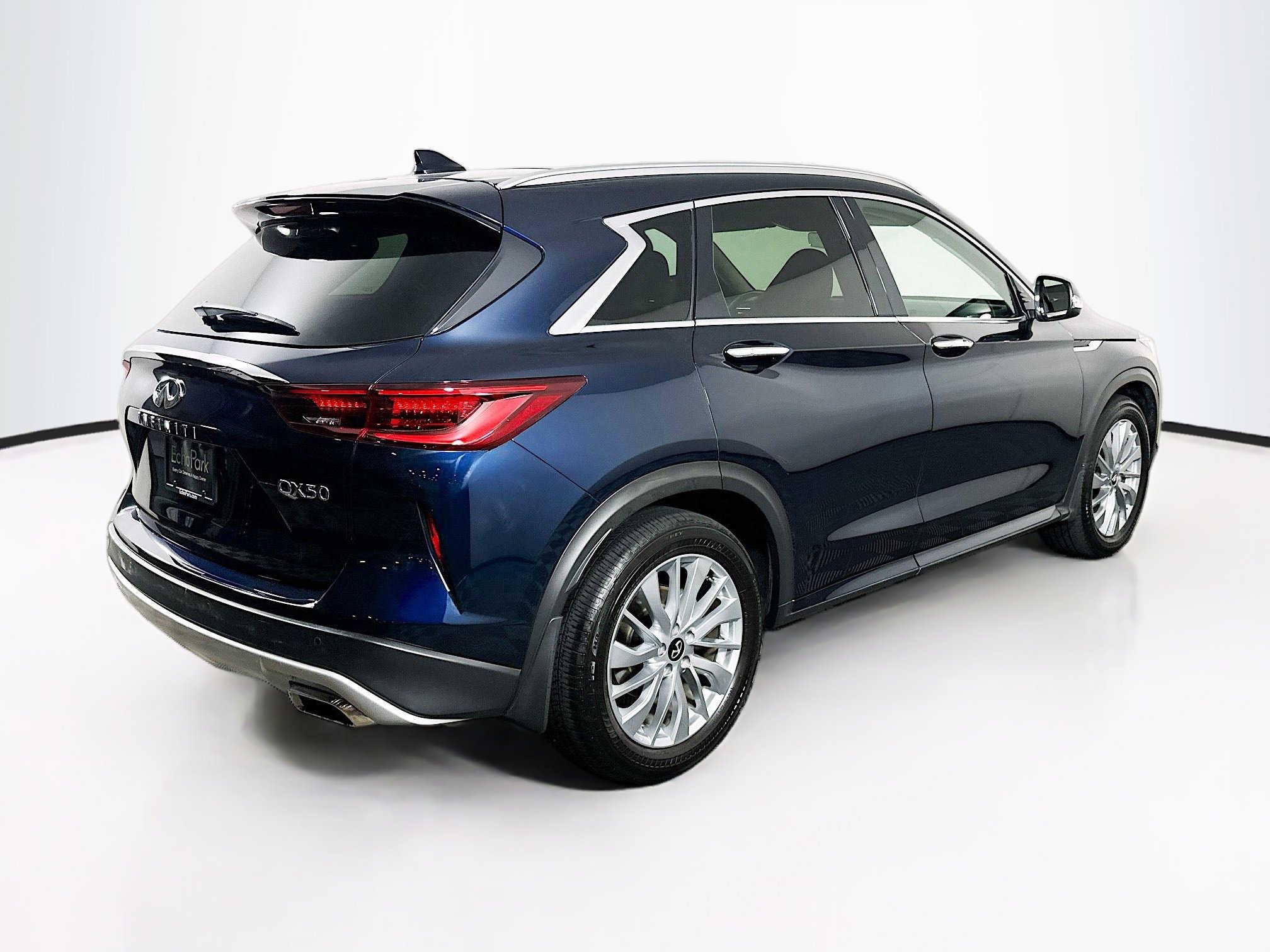 Used 2023 INFINITI QX50 Luxe FWD image 9