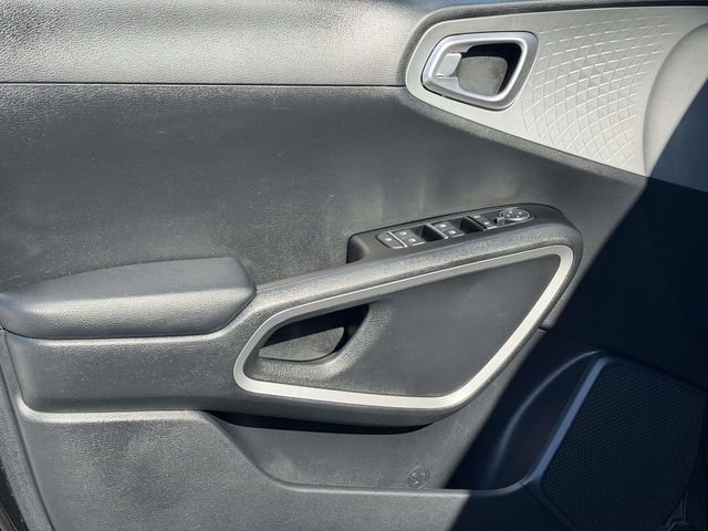 Used 2024 Kia Soul LX w/ Option Group 015 image 12