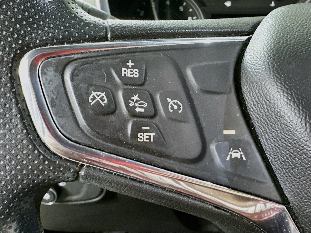 Used 2020 Chevrolet Equinox LT FWD image 24