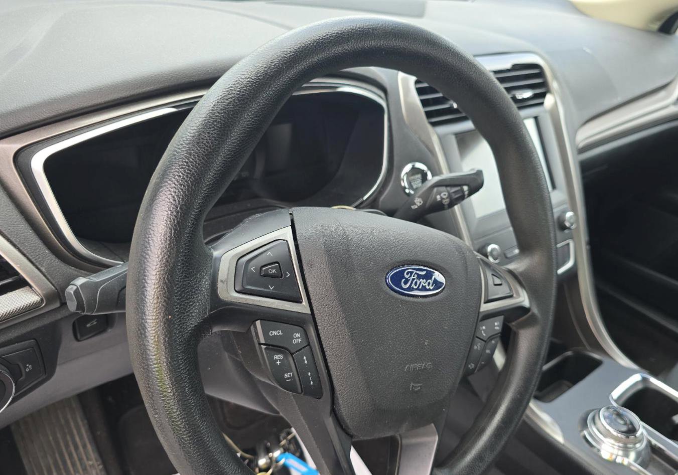 Used 2019 Ford Fusion SE image 7