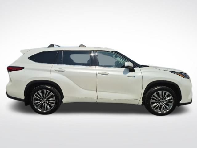 Used 2020 Toyota Highlander Platinum AWD/4WD image 4