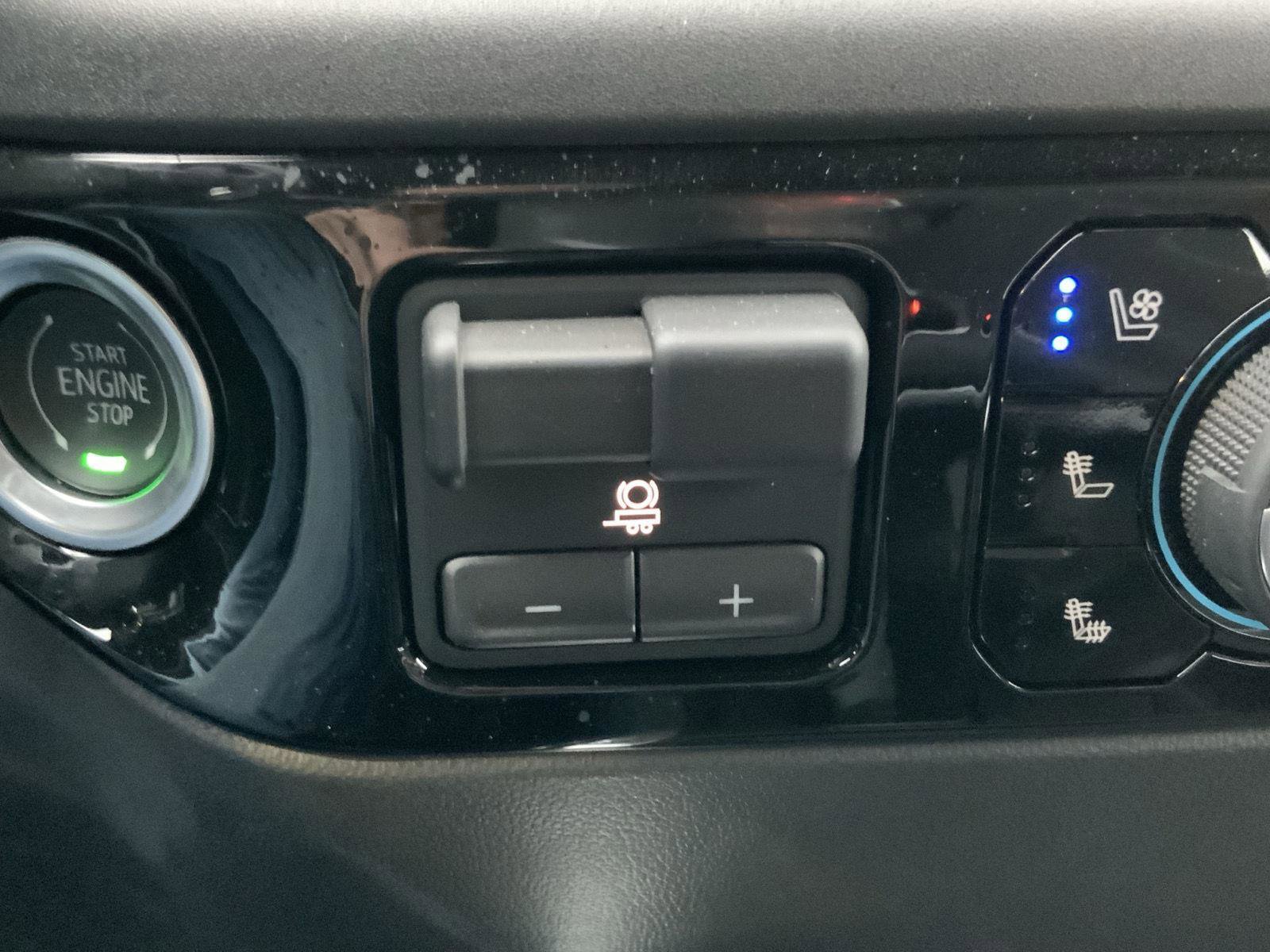 Used 2023 Chevrolet Silverado 1500 LTZ image 34