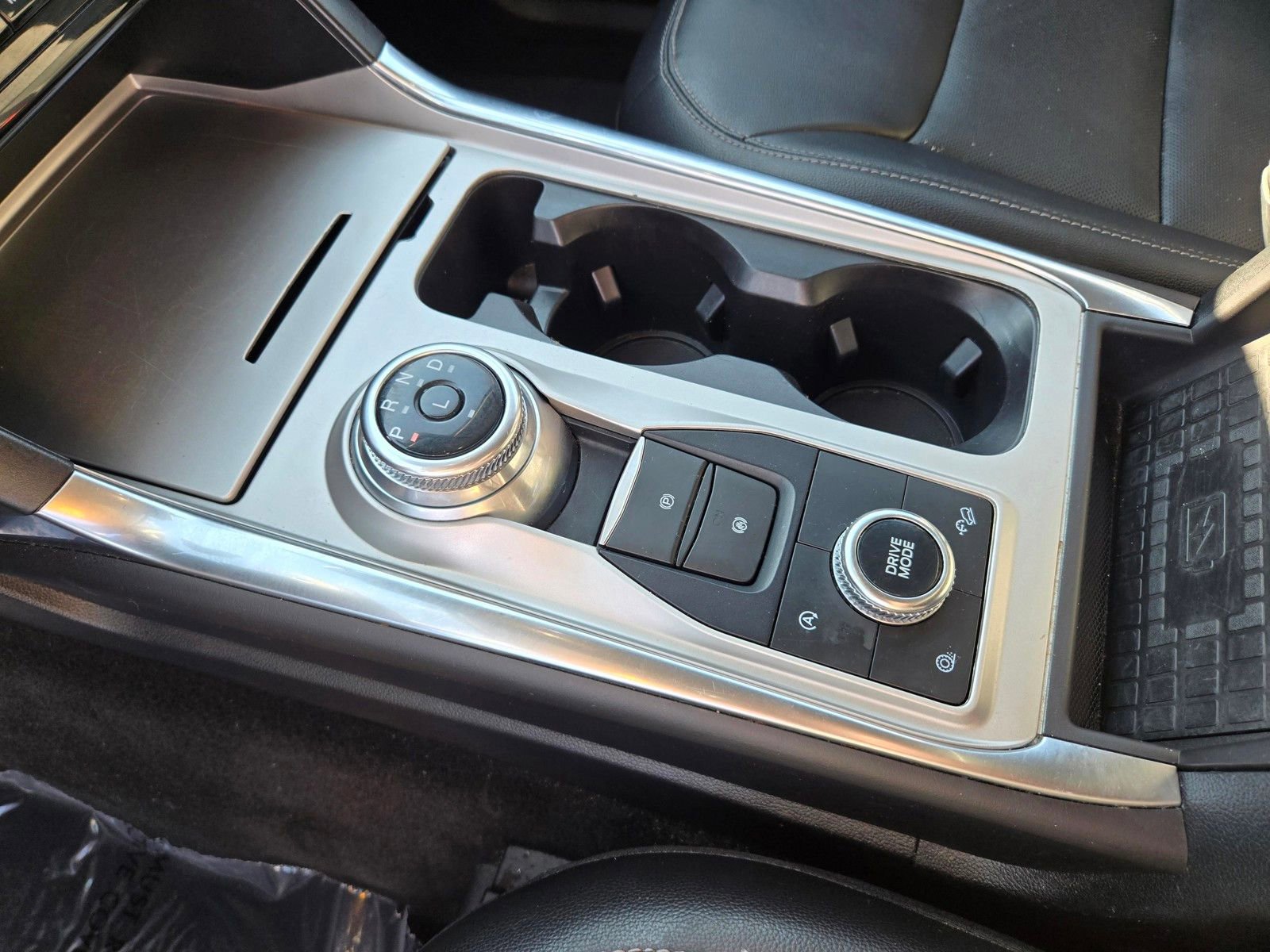 Used 2024 Ford Explorer Limited image 18