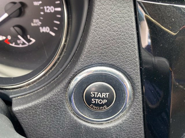 Used 2018 Nissan Rogue SV w/ Premium Package FWD image 17