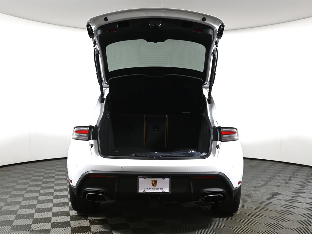 New 2026 Porsche Macan AWD/4WD image 41