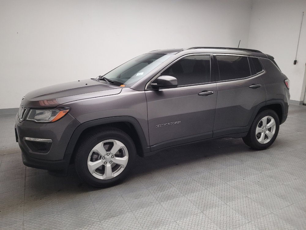 Used 2018 Jeep Compass Latitude w/ Popular Equipment Group FWD image 2