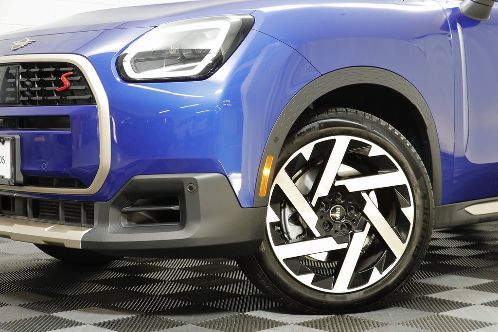 Certified 2025 MINI Cooper Countryman S w/ Comfort Package Max image 3