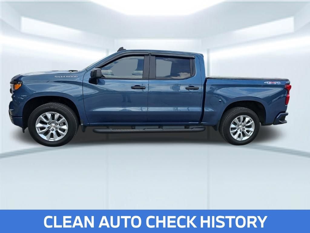 Used 2024 Chevrolet Silverado 1500 Custom AWD/4WD image 2