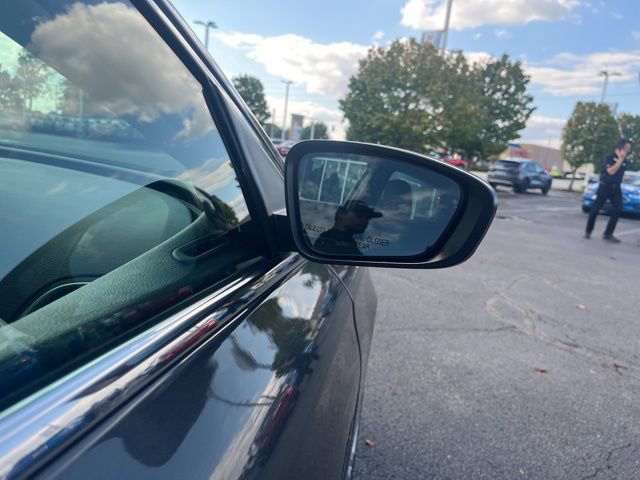 Used 2015 Chrysler 200 Limited w/ Spring Special Group image 7