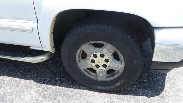Used 2006 Chevrolet Silverado 1500 LT w/ Light Duty Power Package AWD/4WD image 11