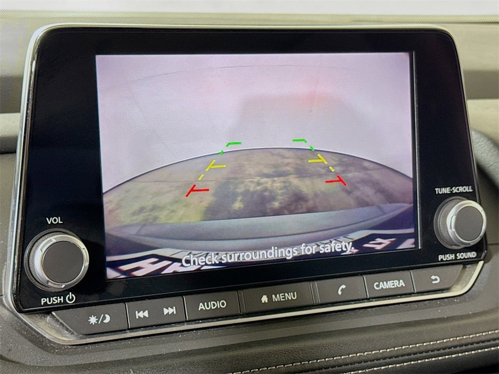 Used 2024 Nissan Rogue SV image 11