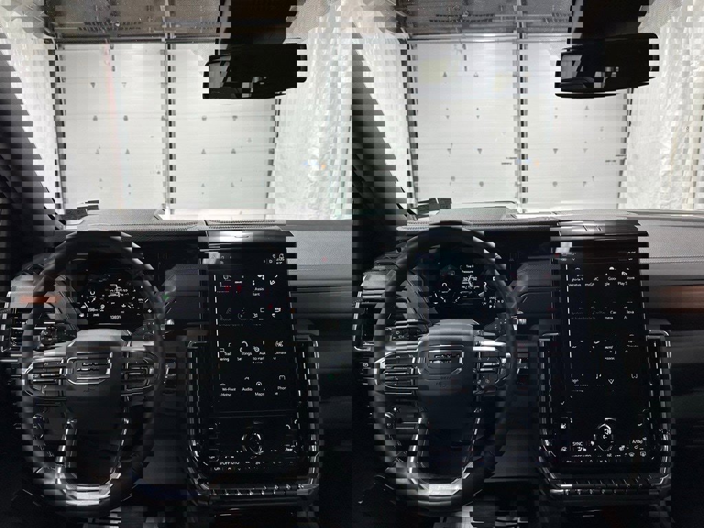 Used 2025 GMC Yukon XL Denali w/ Sun & Power Step Package image 17