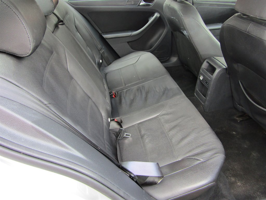 Used 2012 Volkswagen Jetta SE FWD image 6
