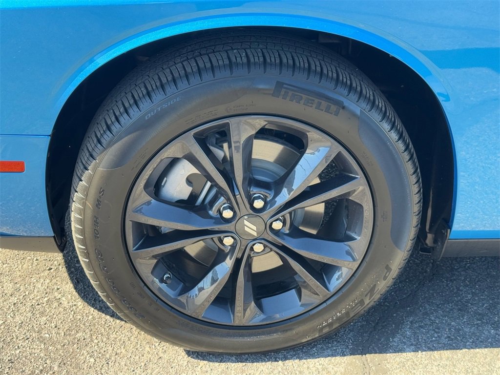 Used 2023 Dodge Challenger SXT w/ Blacktop Package image 10