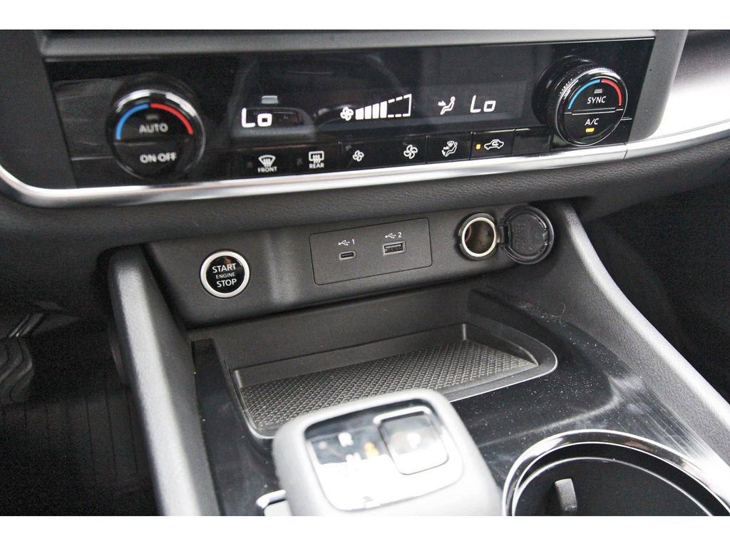 Used 2023 Nissan Rogue SV image 21