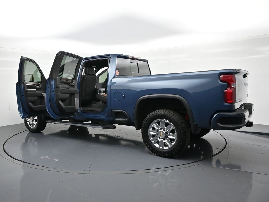 Used 2024 Chevrolet Silverado 3500 High Country w/ Z71 Off-Road Package AWD/4WD image 24