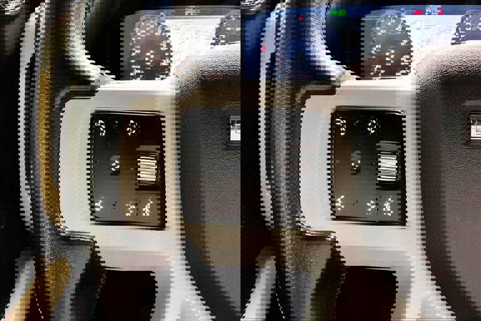 Used 2022 Land Rover Defender 110 S AWD/4WD image 24